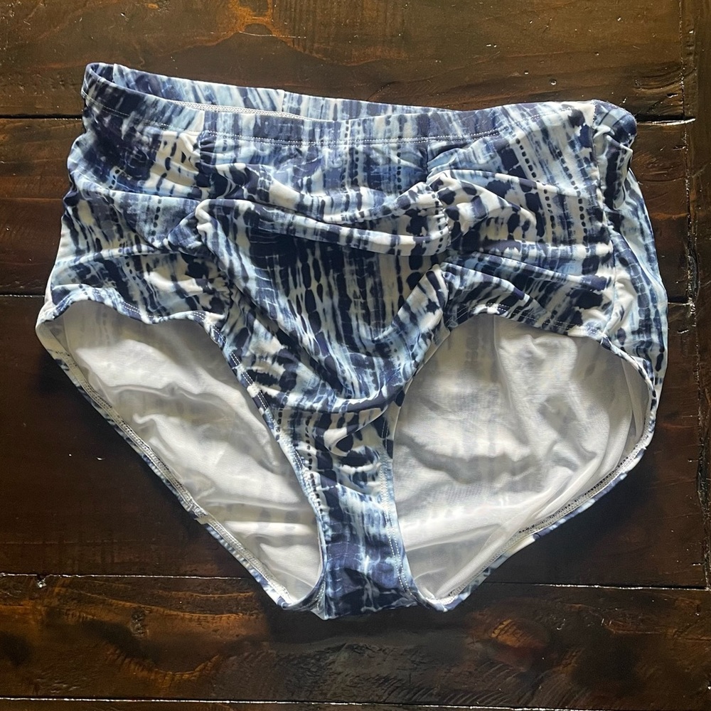 Torrid size 1 tie dye bikini bottoms